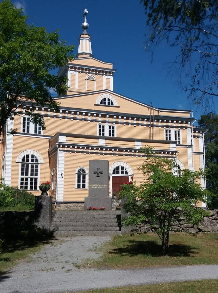 Kirkko kirkko kesäaikaan